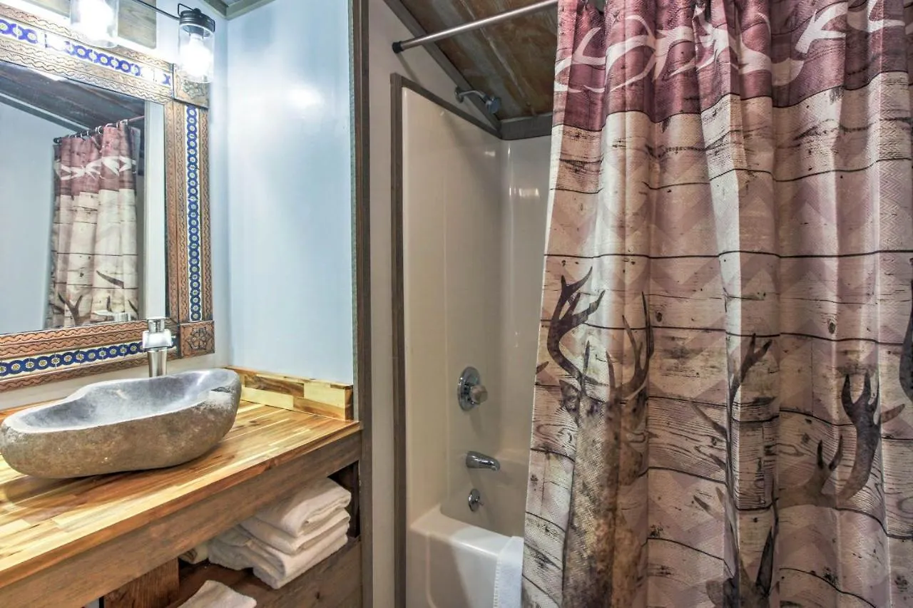 Smoky Mountain Loft Amazing Views, Hot Tub, 1089 Free Tickets Each Paid Day, Dollywood And Holiday home *