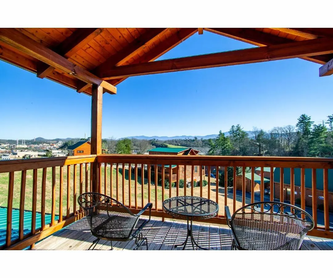 Robins Nest - Wc Accessible, Views, Community Pool Pigeon Forge