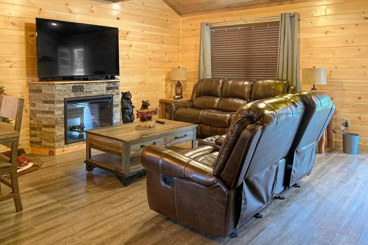 The Lazy Bear * Pigeon Forge