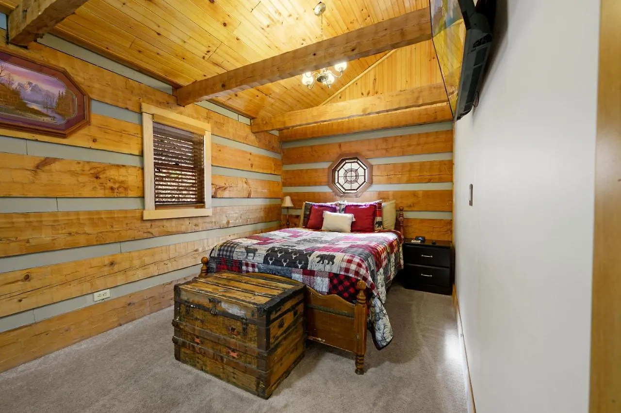 The Robins Nest With Hot Tub Holiday home *