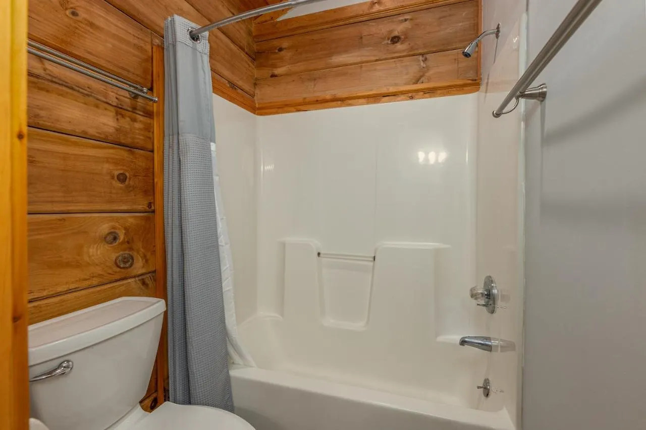 Firefly Hollow - Smoky Mountains - Soaky Mountain Water Park - Sevierville Convention Center بيدجن فورج