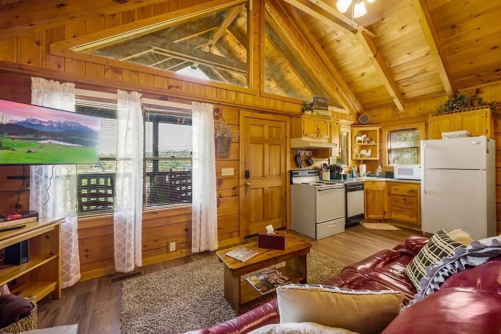 Cozy Log In The Heart Of Pigeon Forge. Hot Tub. Honeymoon! Sleeps 2 度假居 *