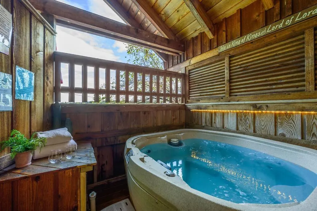 Cozy Log In The Heart Of Pigeon Forge. Hot Tub. Honeymoon! Sleeps 2 * 鸽子谷