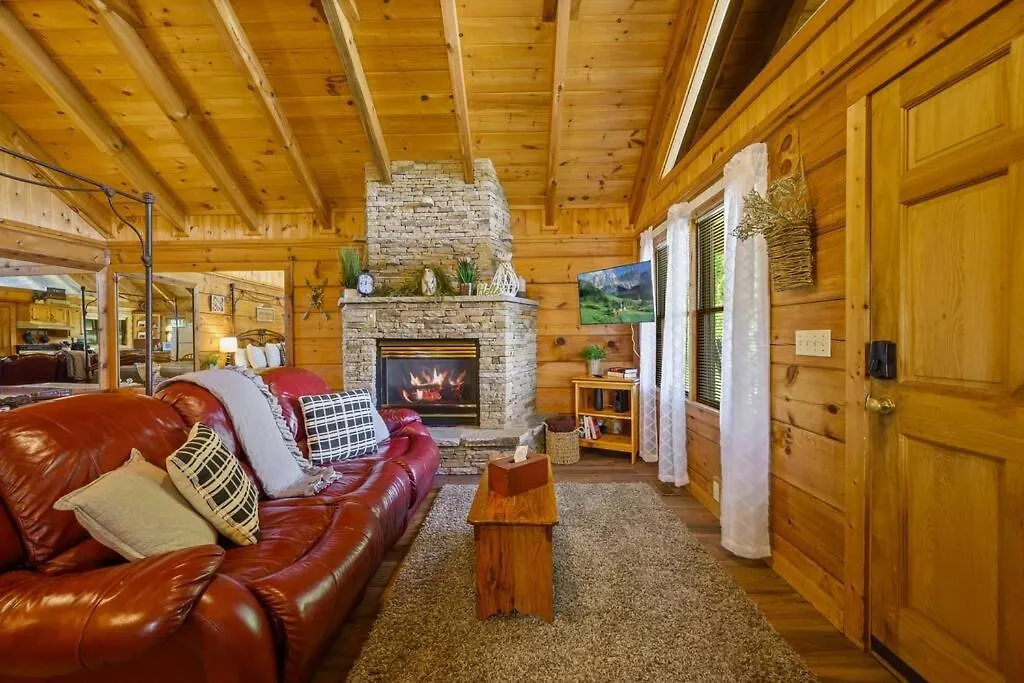 Cozy Log In The Heart Of Pigeon Forge. Hot Tub. Honeymoon! Sleeps 2 度假居 *