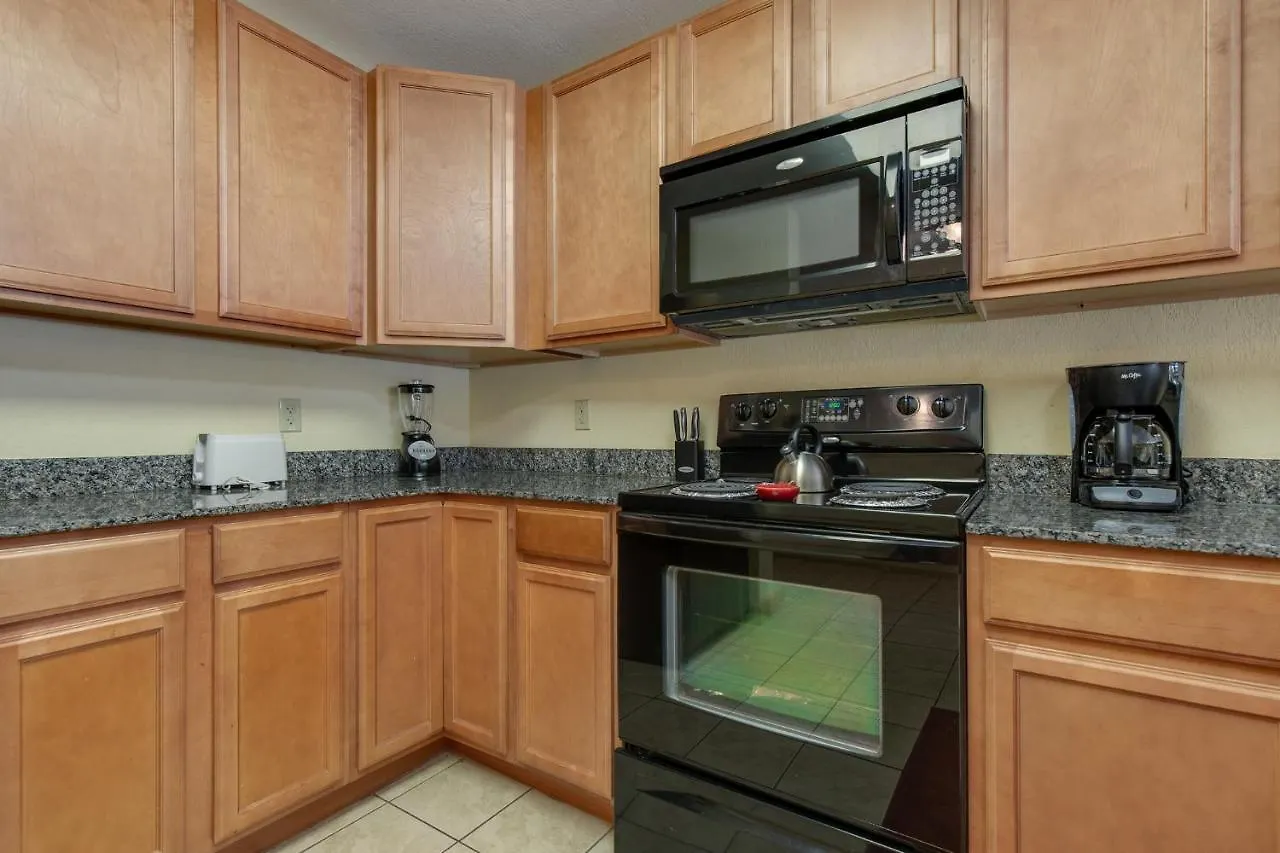 Apartment Brother Bear, 3 Bedroom, Pool Access, Wifi, Sleeps 8 Pigeon Forge