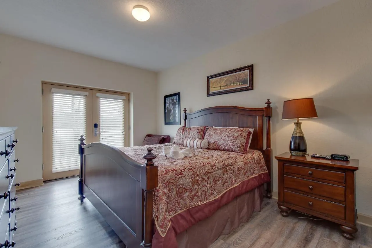 Brother Bear, 3 Bedroom, Pool Access, Wifi, Sleeps 8 Apartment
