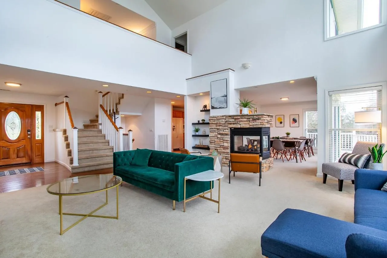 Sunny Ridge - Hot Tub, Gym, Jacuzzi Tub, Game