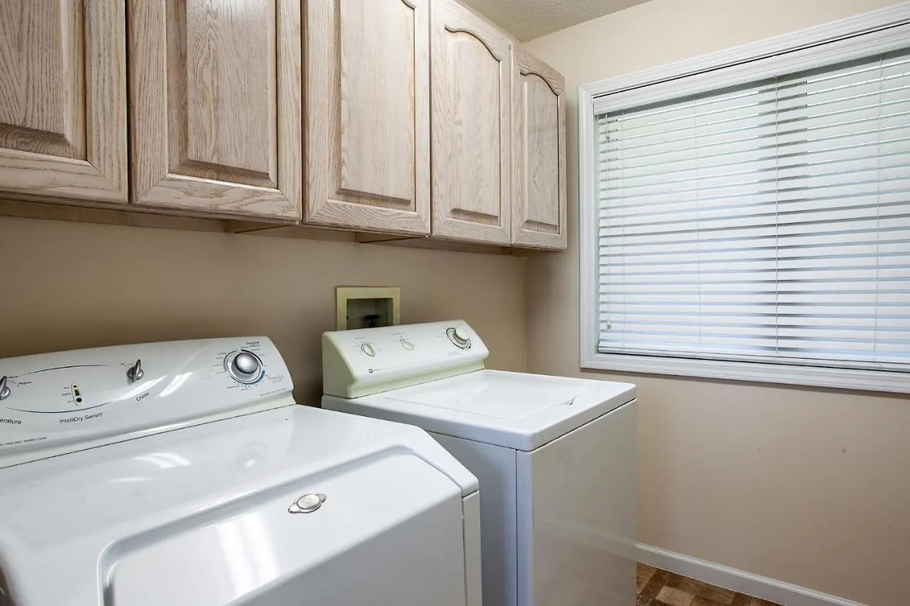 Sunny Ridge - Hot Tub, Gym, Jacuzzi Tub, Game Holiday home Pigeon Forge