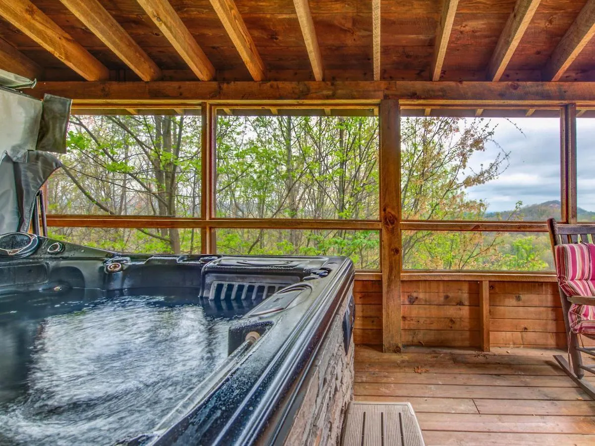 Huckleberry Ridge * Pigeon Forge
