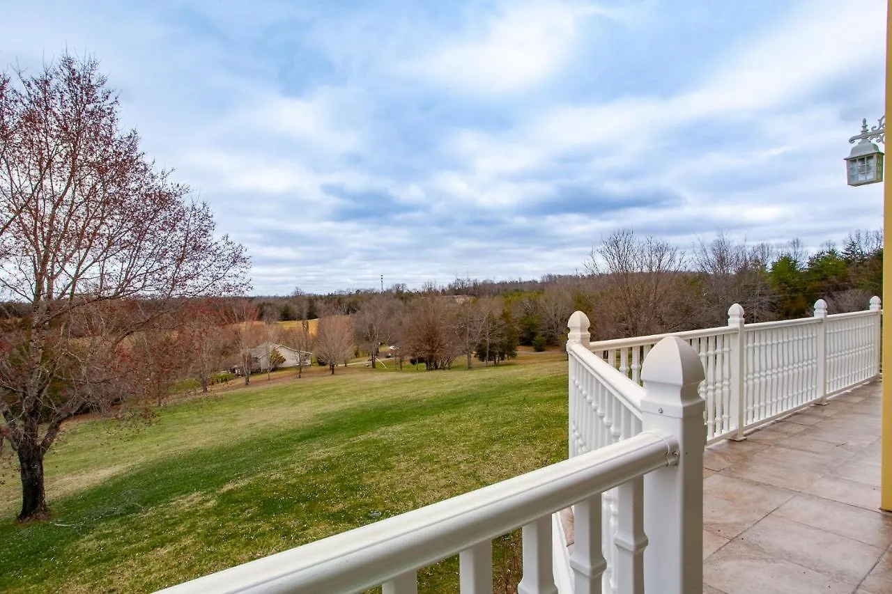 Sunny Ridge - Hot Tub, Gym, Jacuzzi Tub, Game Holiday home