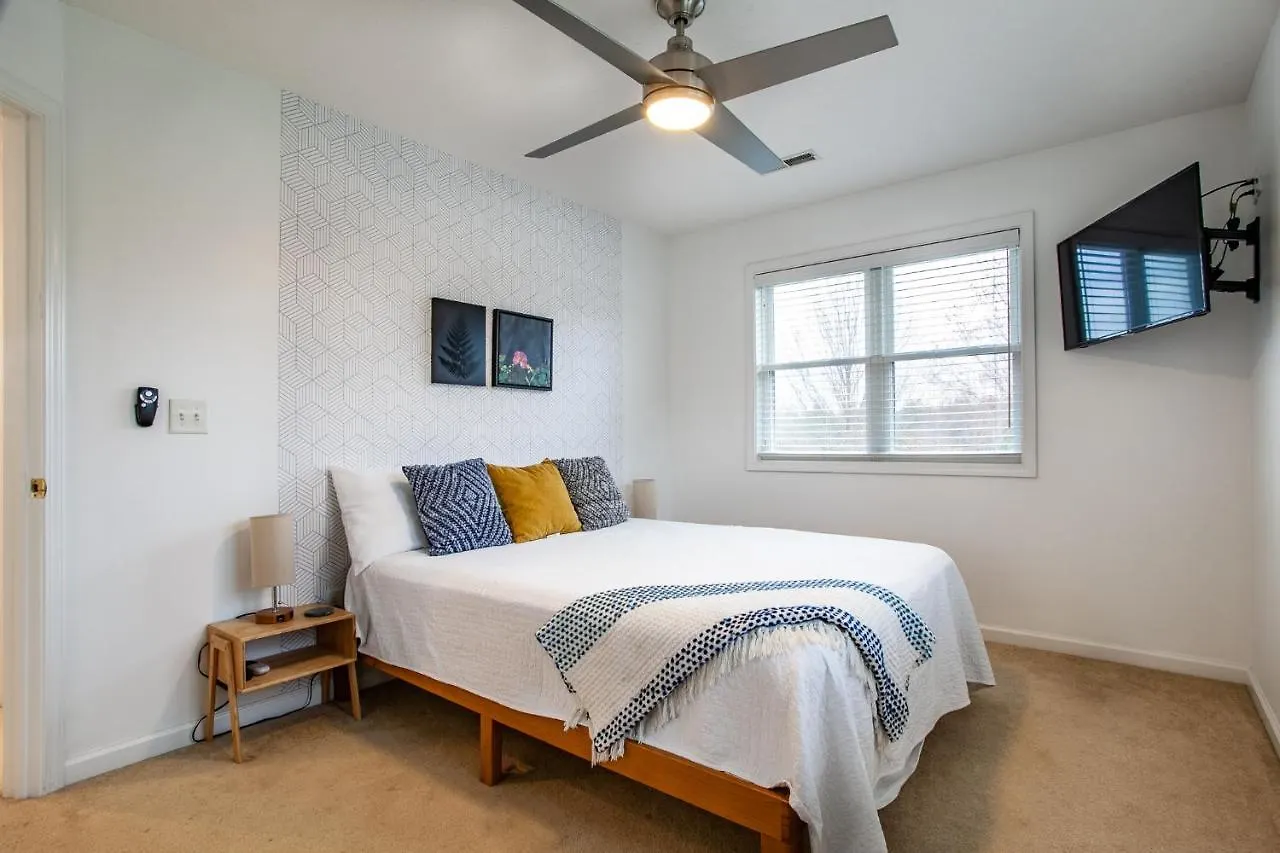 Sunny Ridge - Hot Tub, Gym, Jacuzzi Tub, Game *