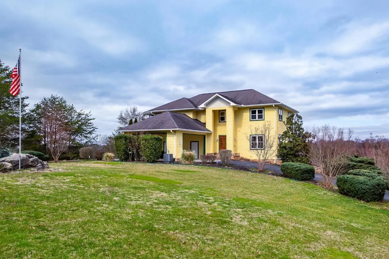 Sunny Ridge - Hot Tub, Gym, Jacuzzi Tub, Game * Pigeon Forge