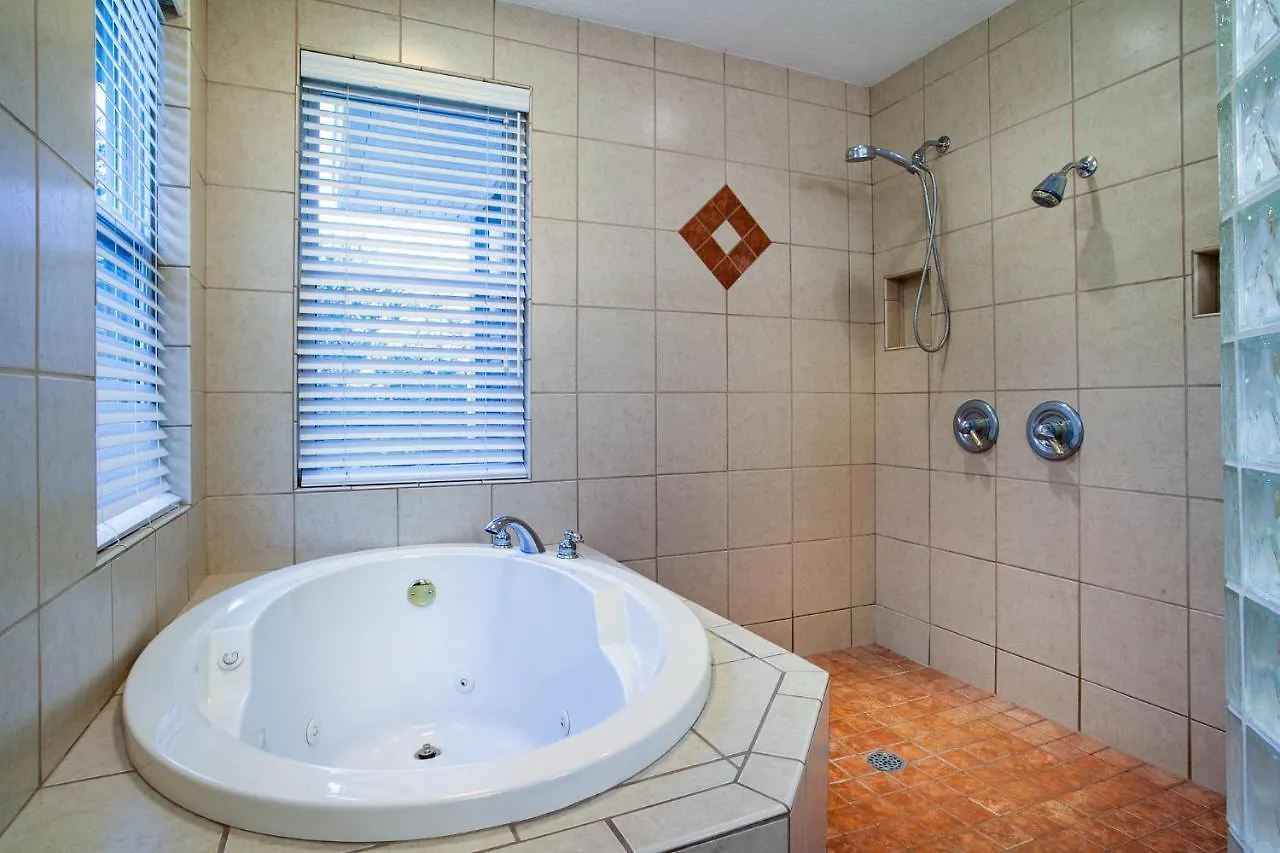 Sunny Ridge - Hot Tub, Gym, Jacuzzi Tub, Game