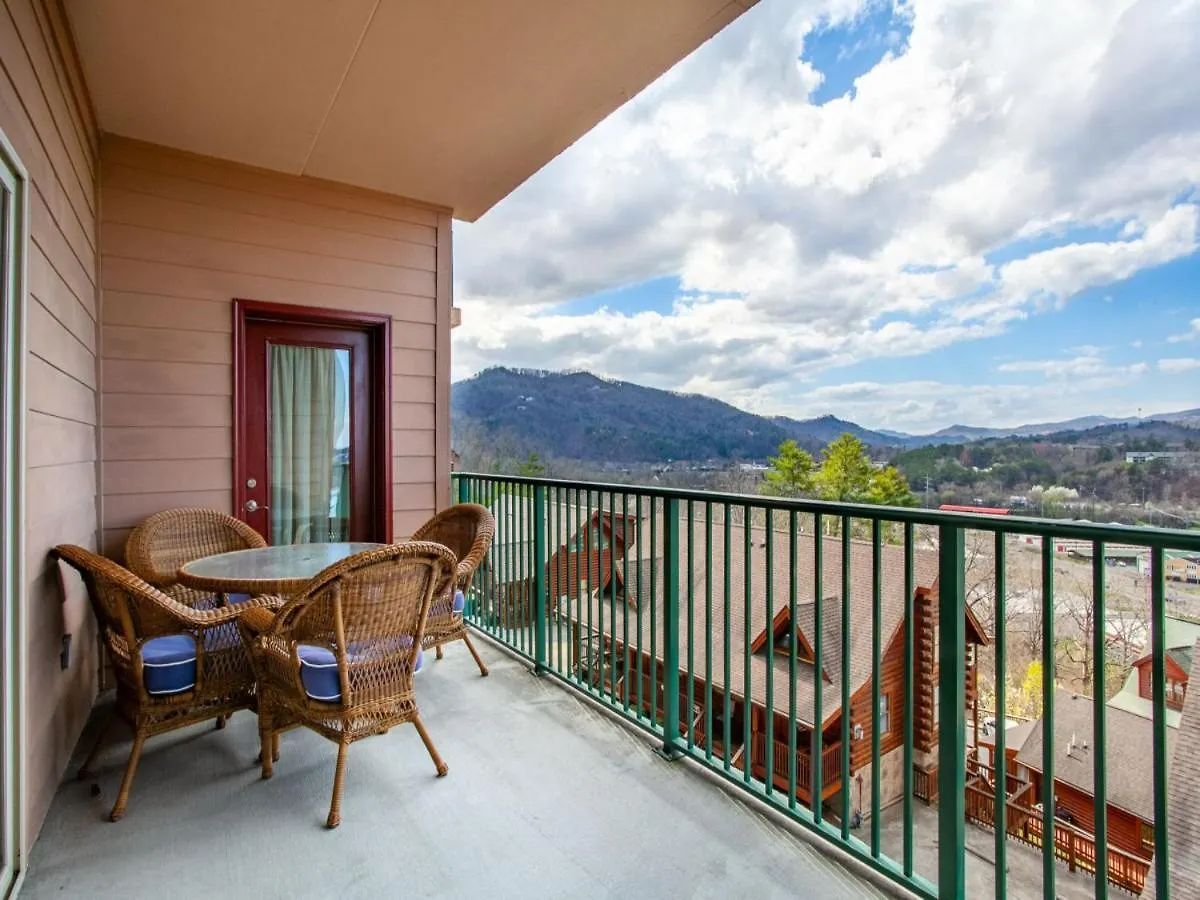 Holiday home A View To Remember - Mountain Views, Pools! *
