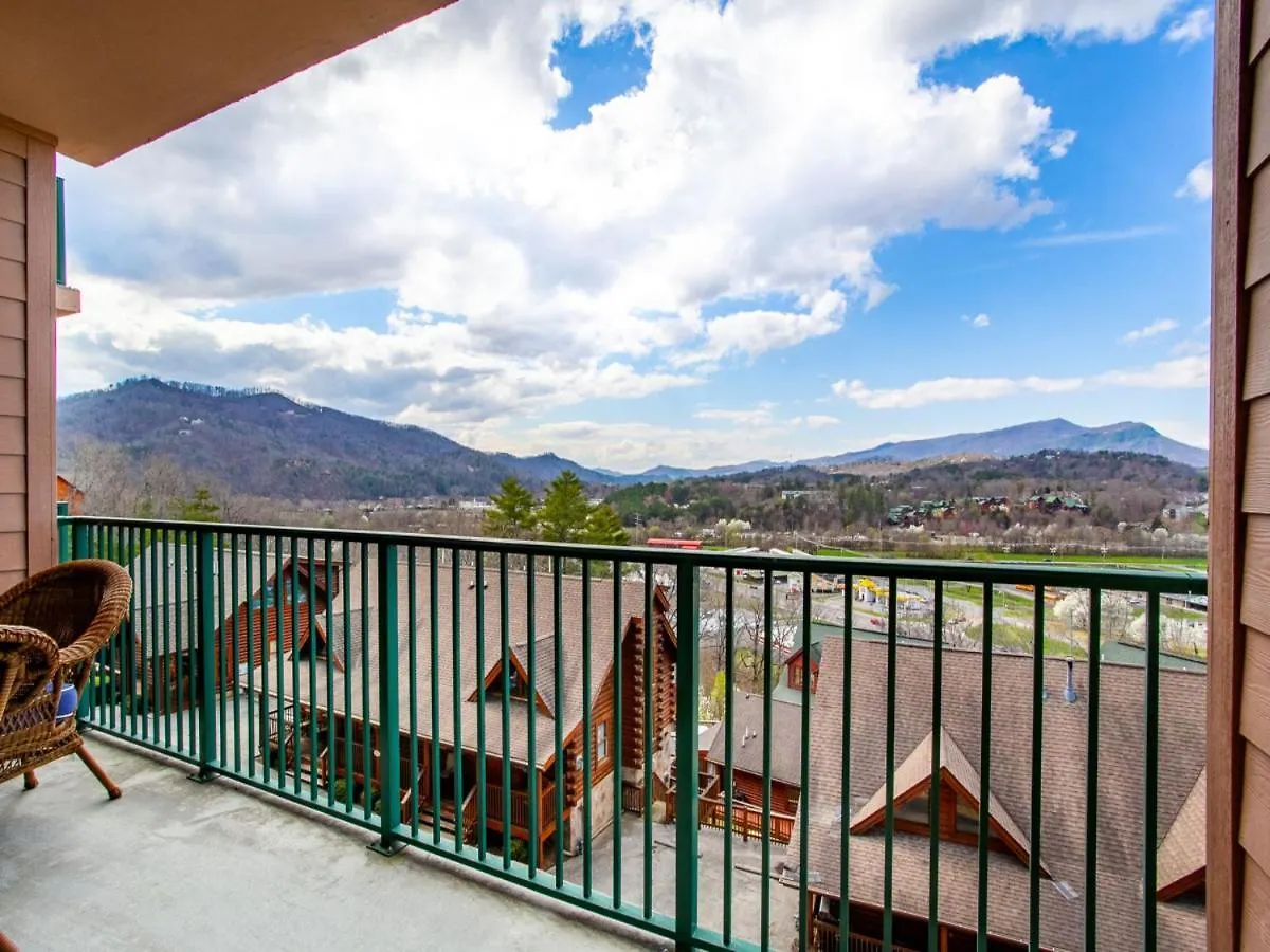 A View To Remember - Mountain Views, Pools! Holiday home