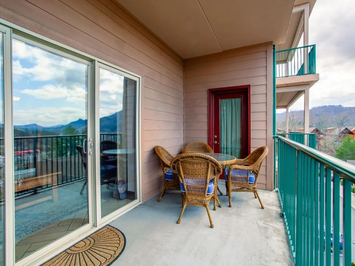 A View To Remember - Mountain Views, Pools! Holiday home