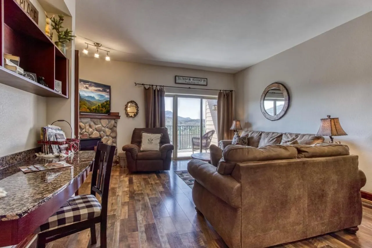 Gorgeous 2bd 2bth With Mountain Views Pool Hot Tub Game Close To Parkway 아파트 *