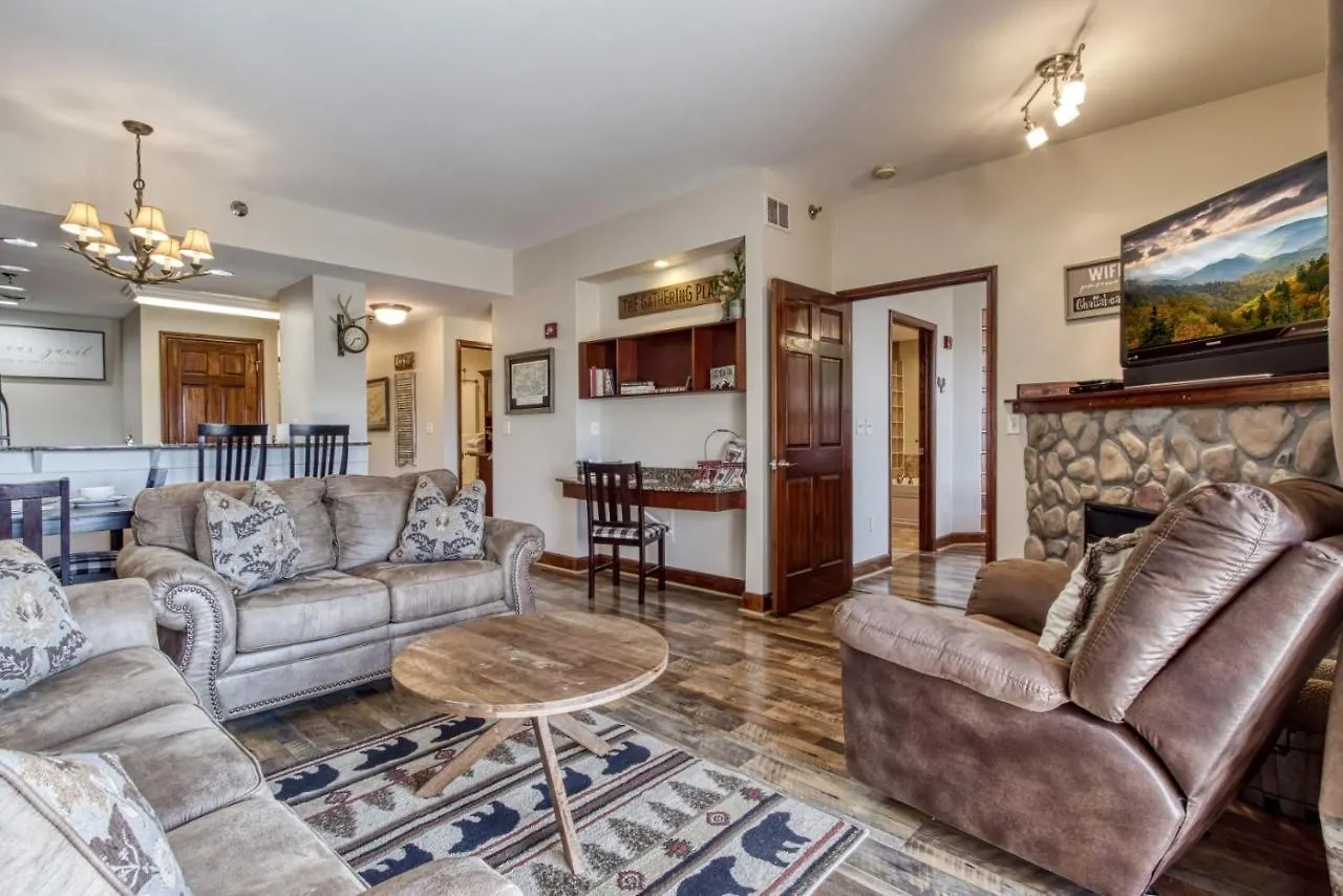 Gorgeous 2bd 2bth With Mountain Views Pool Hot Tub Game Close To Parkway Apartamento