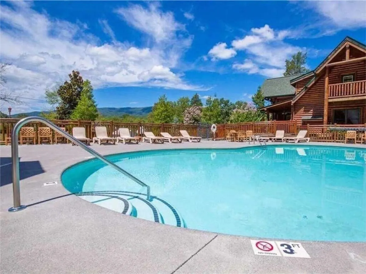 Glow In Dark, Nerf War, 360 View, Theater, Hottub, Games Pigeon Forge