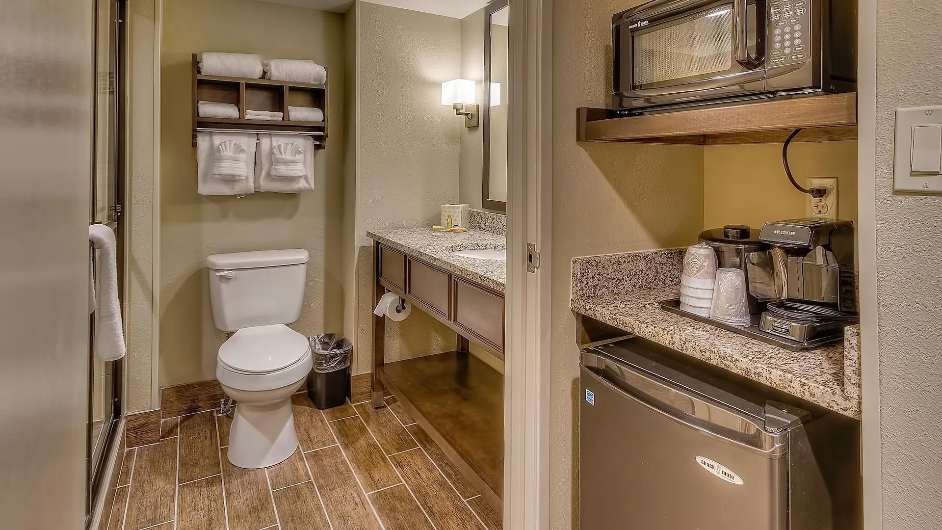 La Quinta By Wyndham Hotel