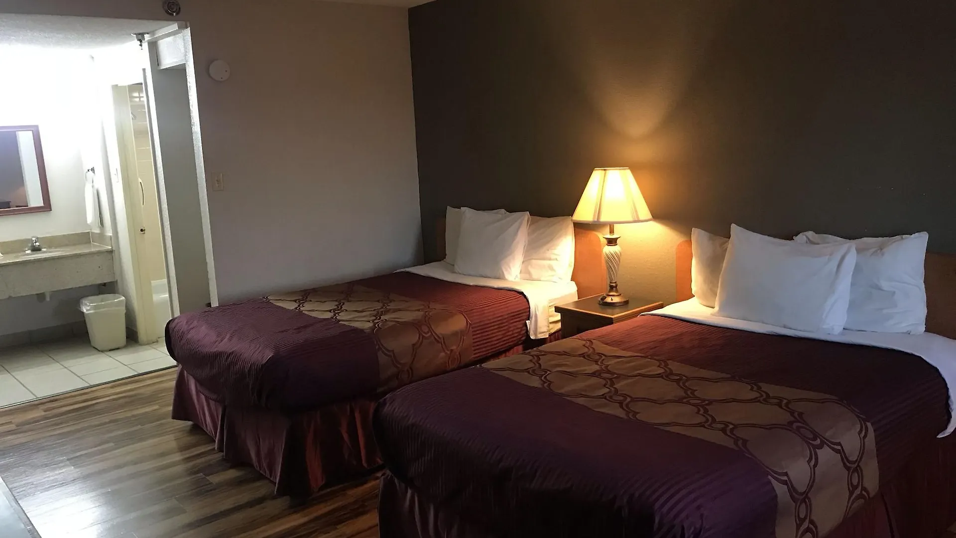 Hotel Rodeway On The Parkway Pigeon Forge