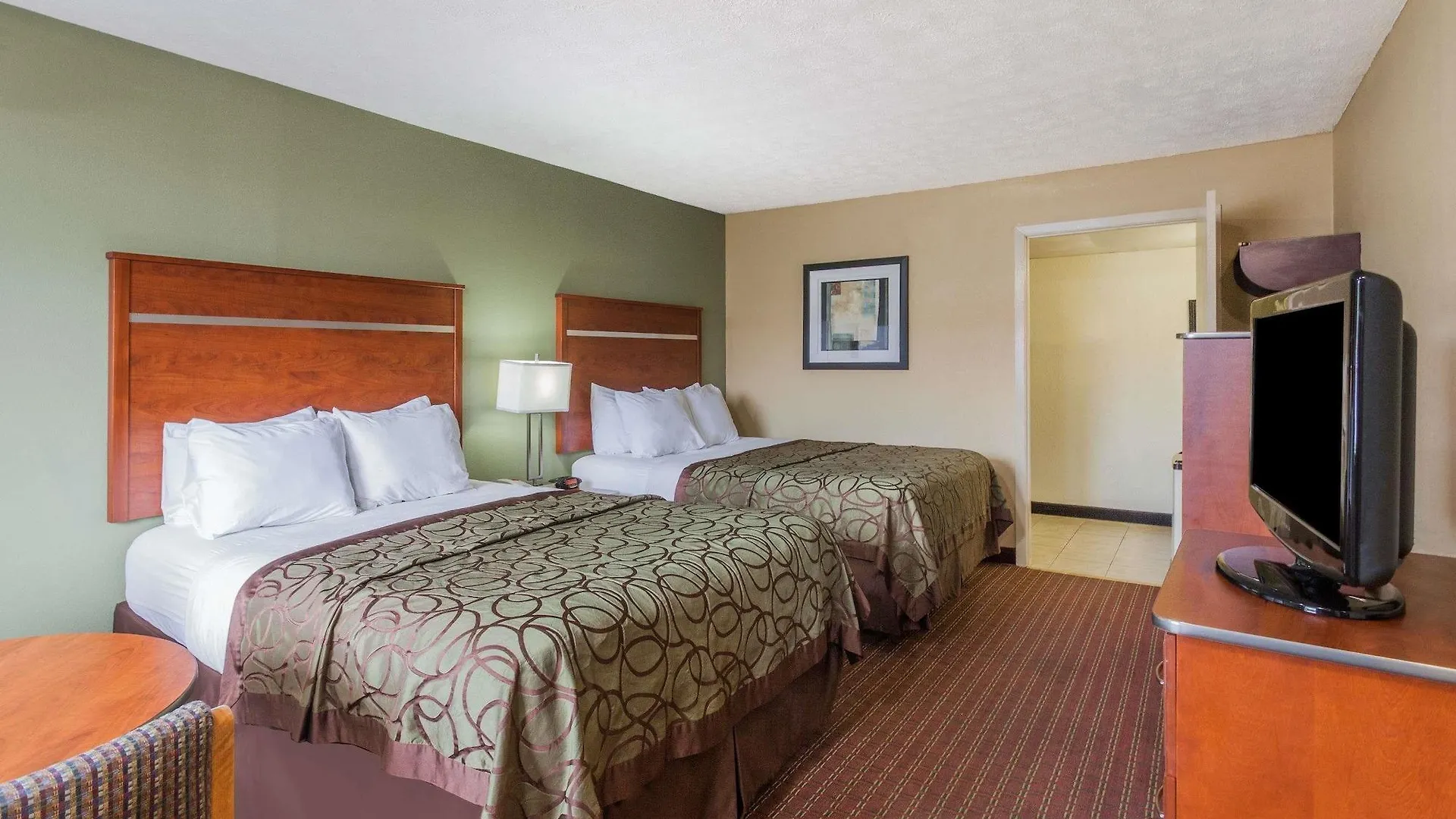 Baymont By Wyndham Near Island Drive