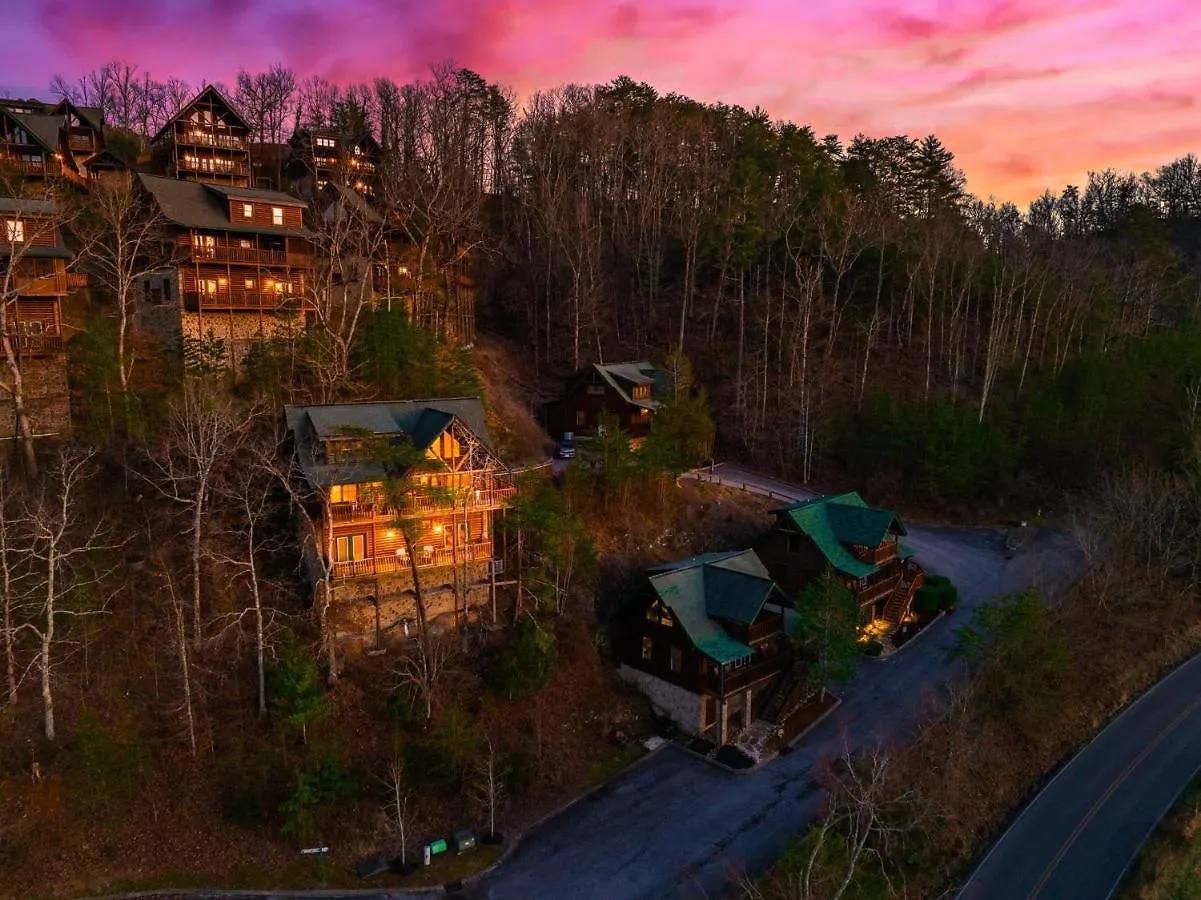 Glow In Dark, Nerf War, 360 View, Theater, Hottub, Games Holiday home *