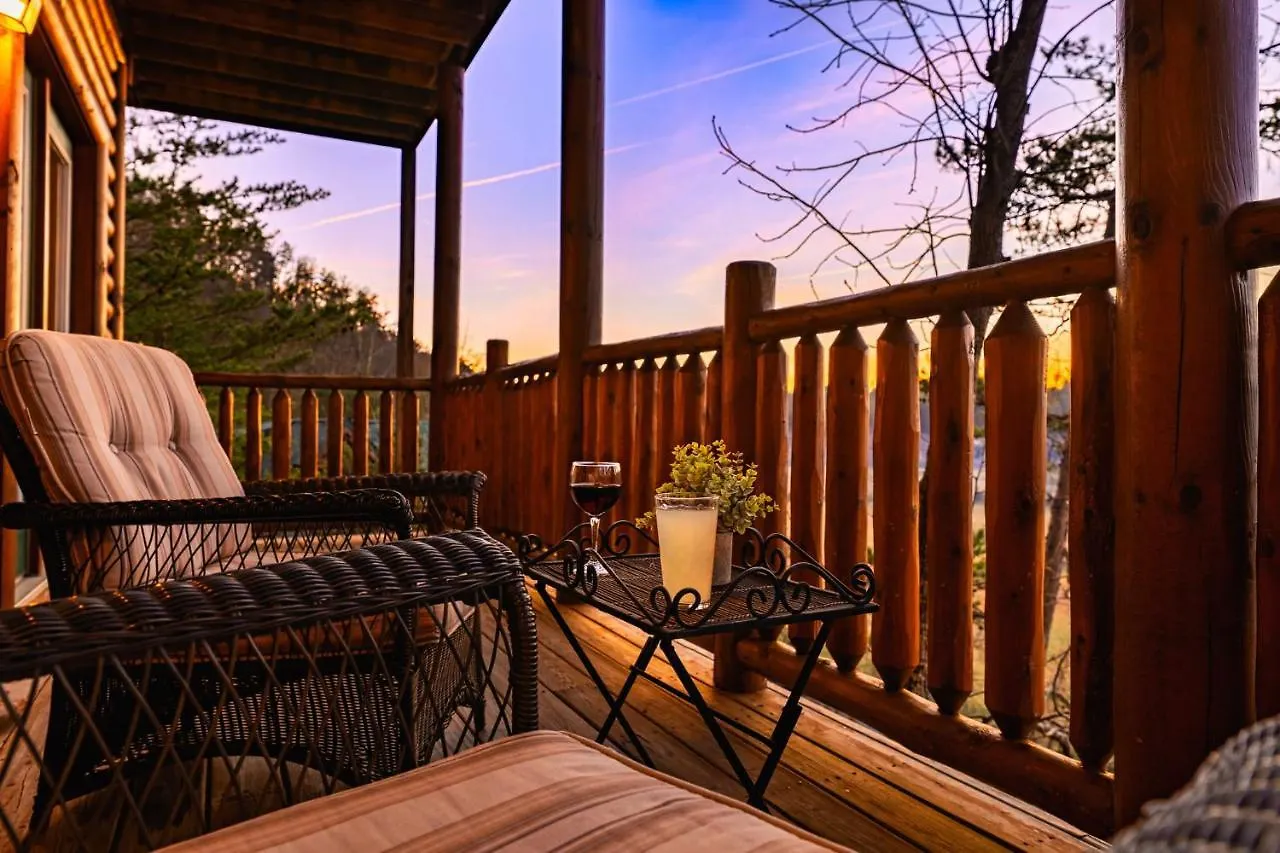 Glow In Dark, Nerf War, 360 View, Theater, Hottub, Games Holiday home Pigeon Forge