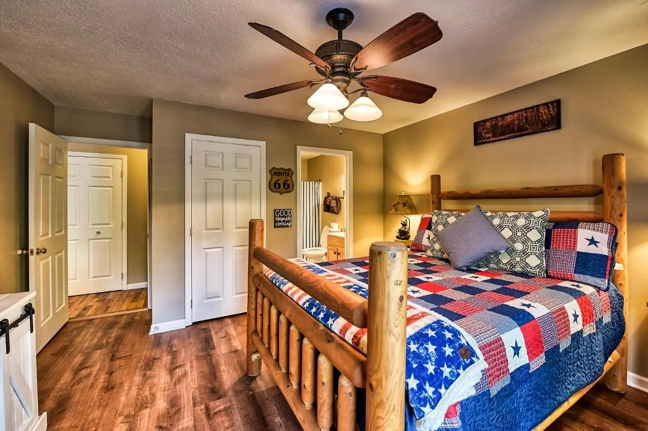 High N Dry-quiet River Access Neighborhood, 1 Mile To Parkway, 5 Miles To Dollywood! Holiday home Pigeon Forge