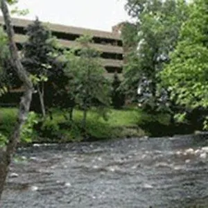 Grand & Convention Center Hotel 2*