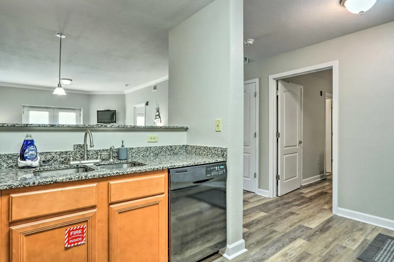 Apartment Downtown With Pool Access! Pigeon Forge