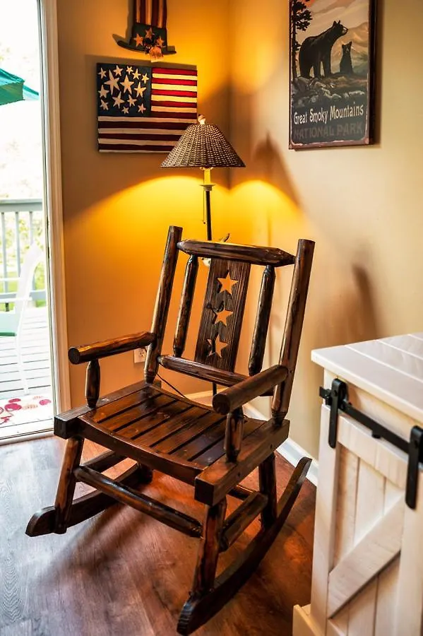 High N Dry-quiet River Access Neighborhood, 1 Mile To Parkway, 5 Miles To Dollywood! Pigeon Forge