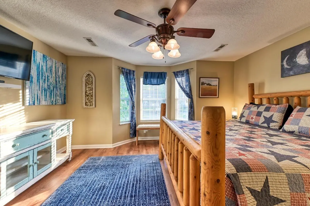 High N Dry-quiet River Access Neighborhood, 1 Mile To Parkway, 5 Miles To Dollywood! Holiday home