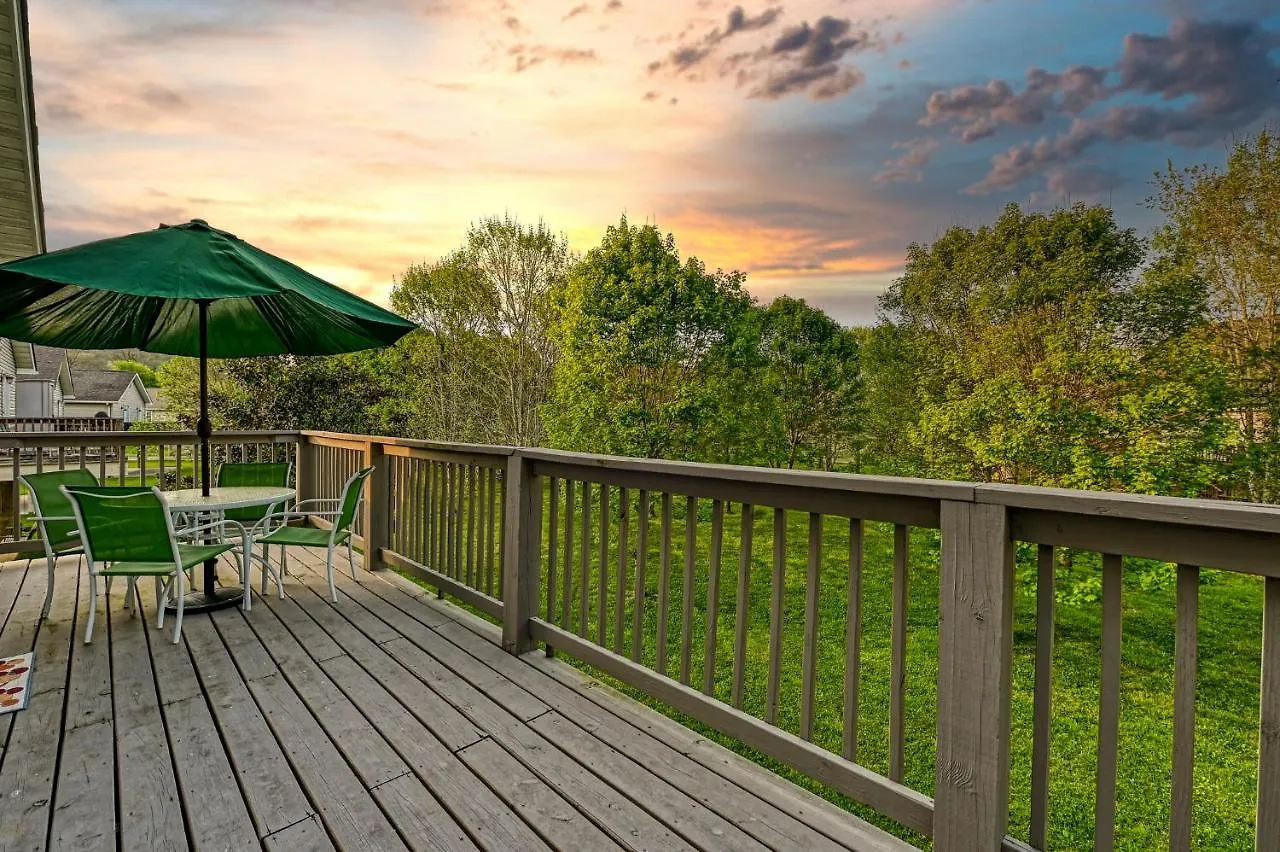High N Dry-quiet River Access Neighborhood, 1 Mile To Parkway, 5 Miles To Dollywood! Holiday home *