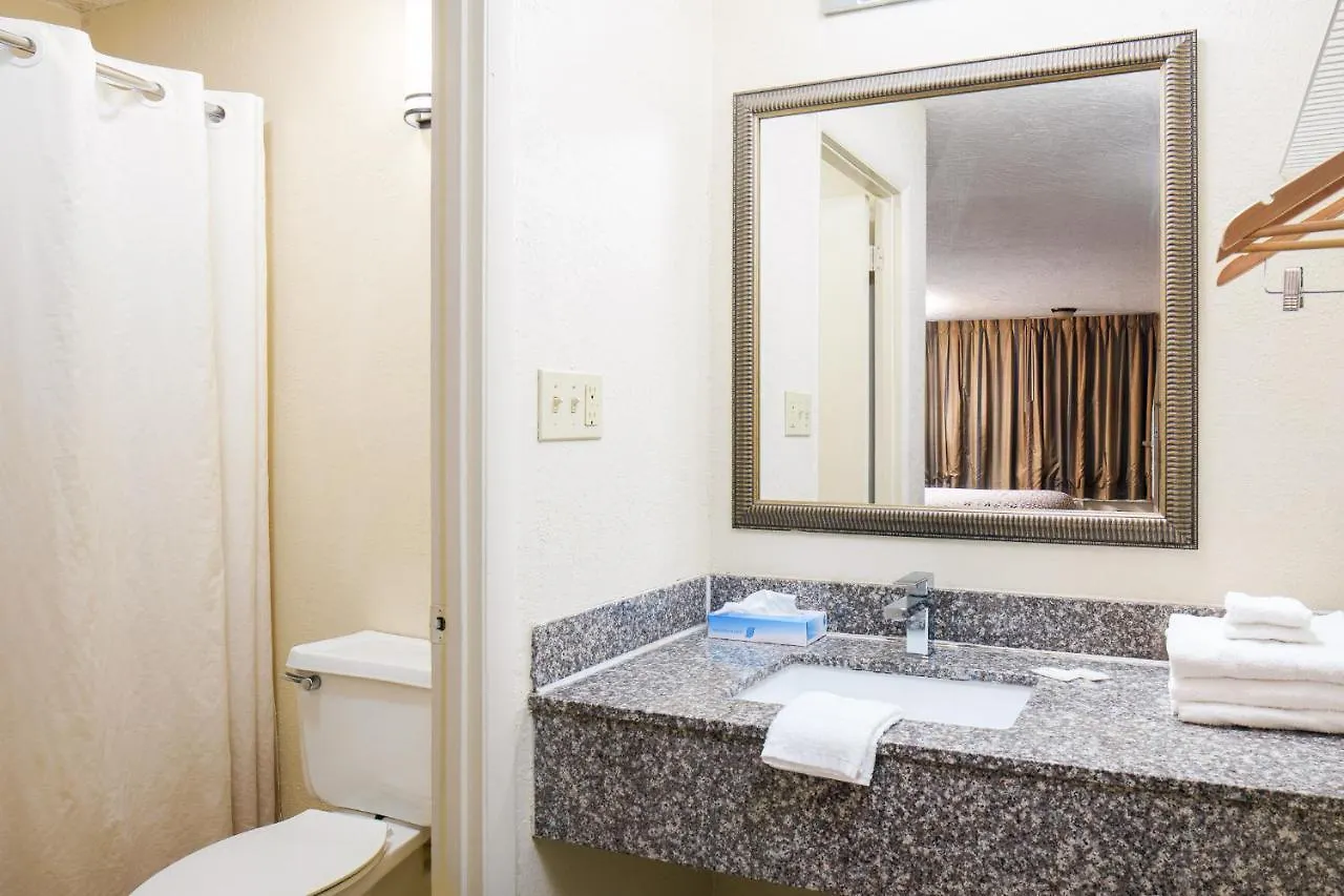 Americana A Travelodge By Wyndham