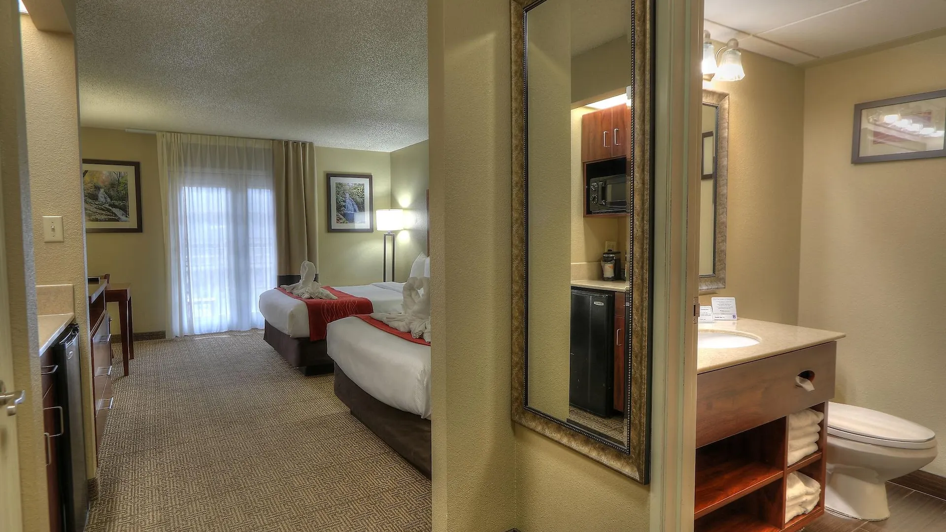 Comfort & At Dollywood Lane Hotel Pigeon Forge