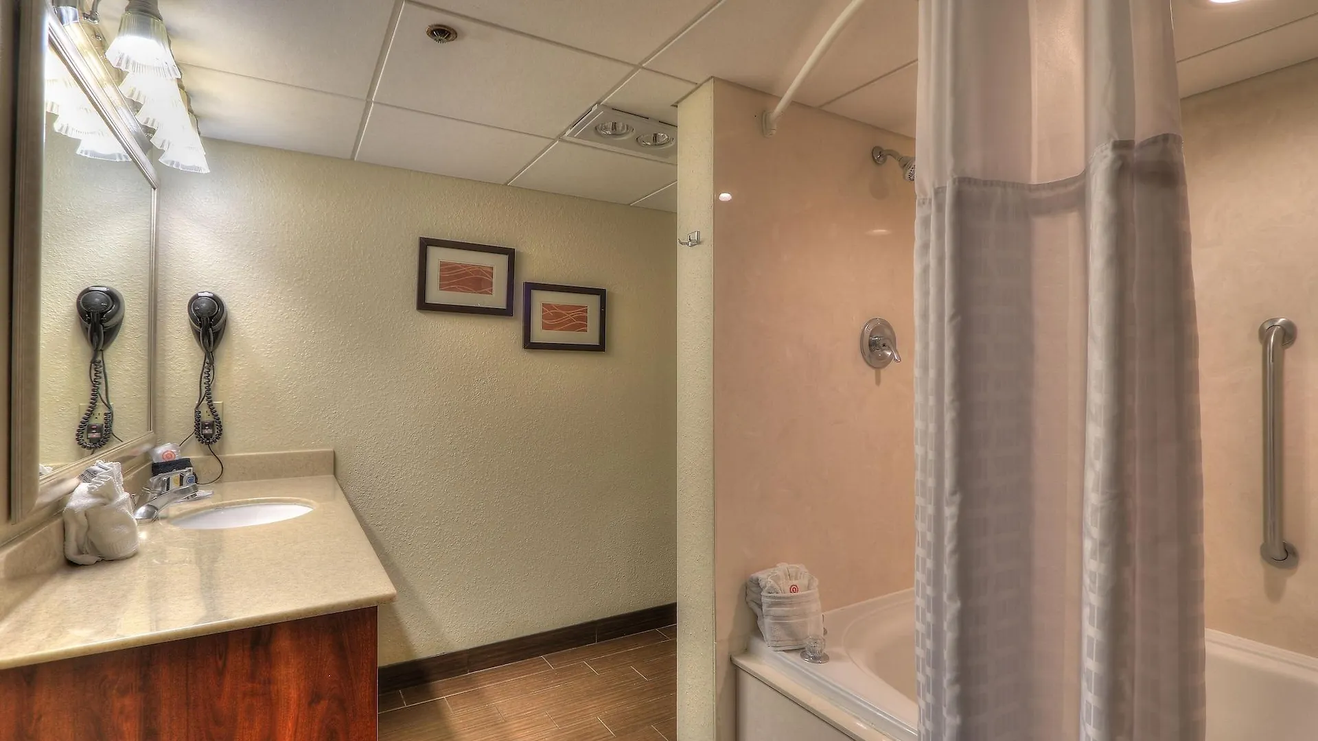 Hotel Comfort & At Dollywood Lane Pigeon Forge