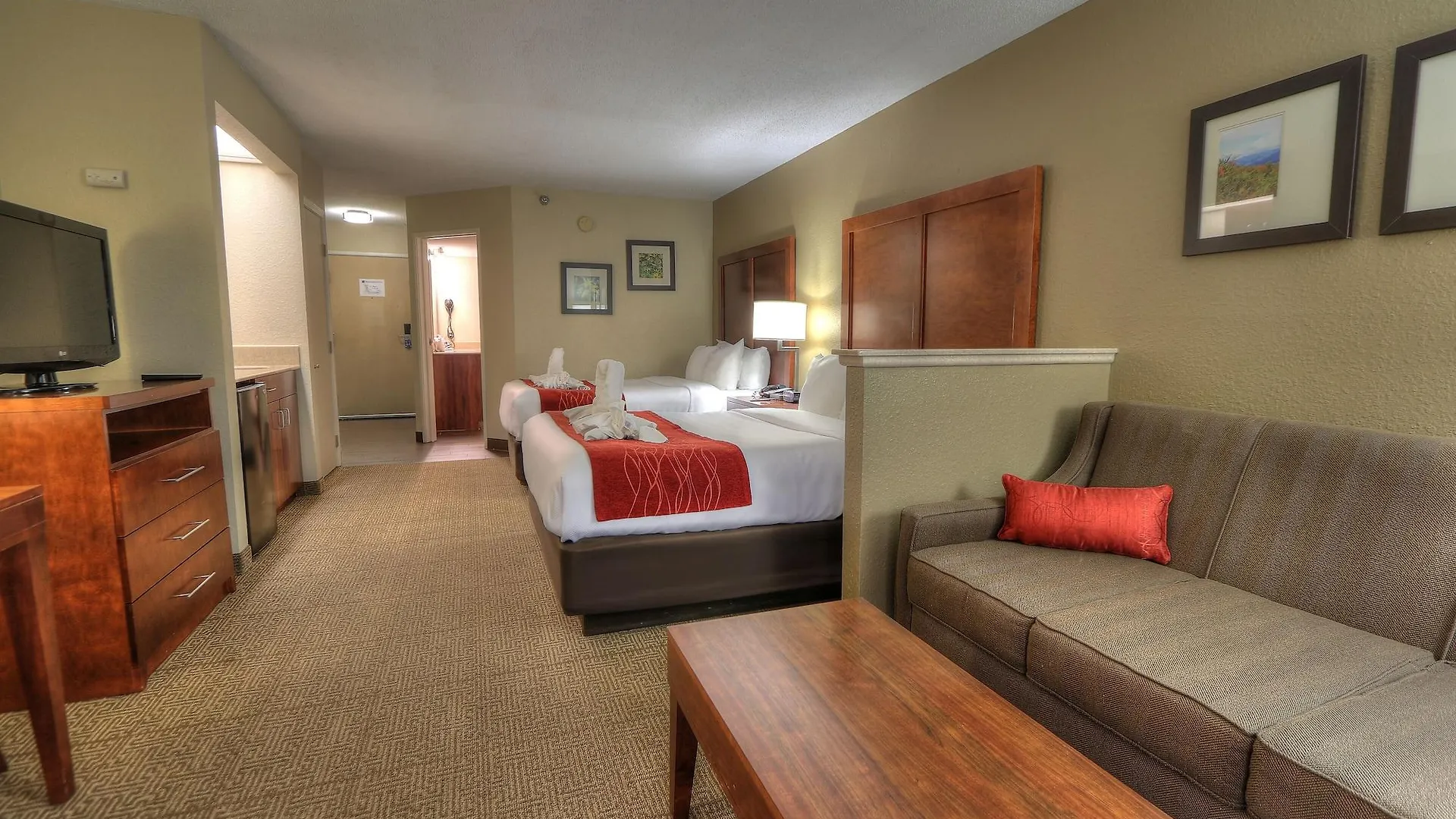 Hotel Comfort & At Dollywood Lane