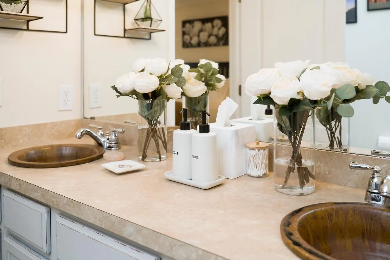 Luxe Quiet Townhouse W/parking/pool/by Dollywood