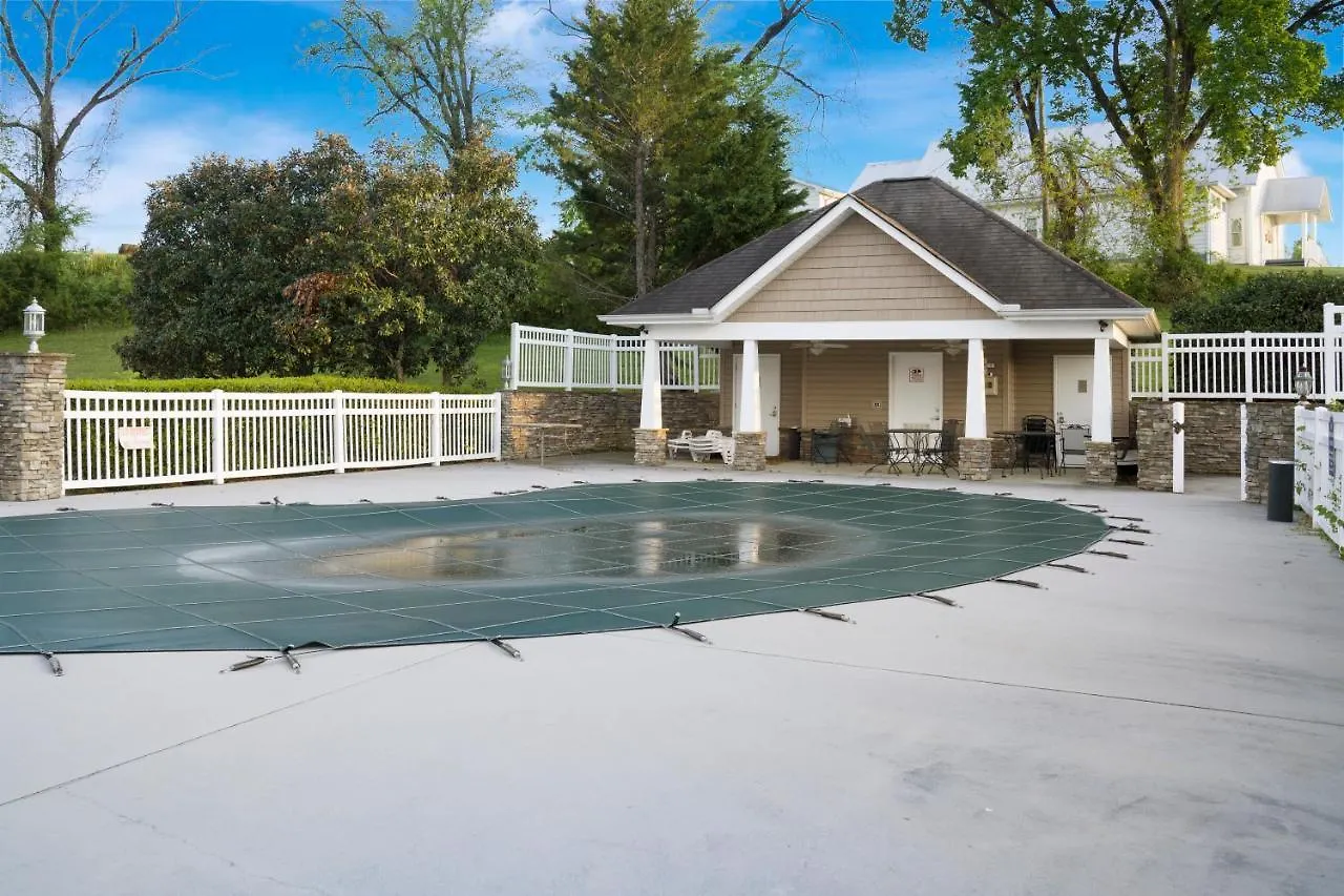 Luxe Quiet Townhouse W/parking/pool/by Dollywood *