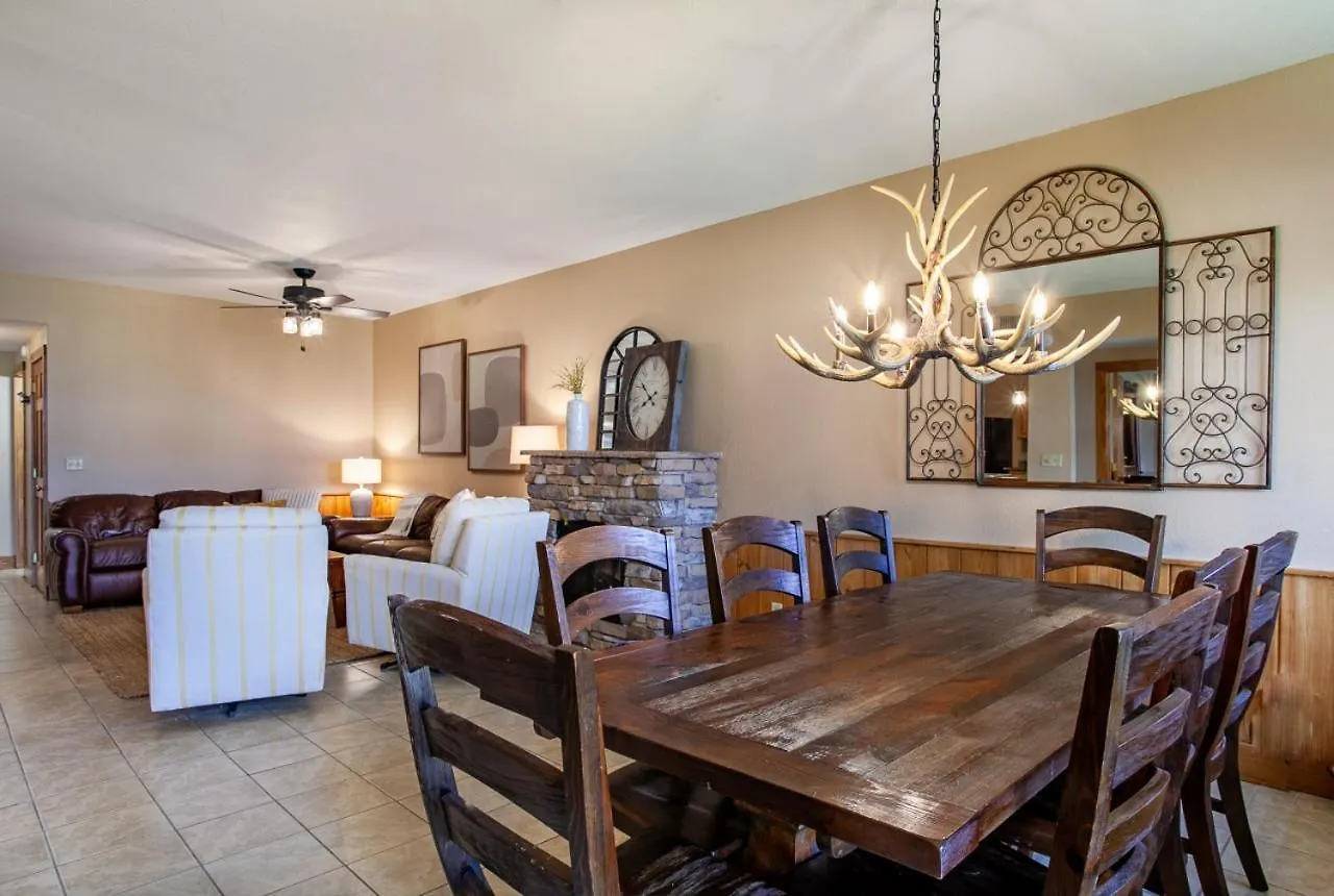 Higher Ground With Mountain And Golf View Holiday home