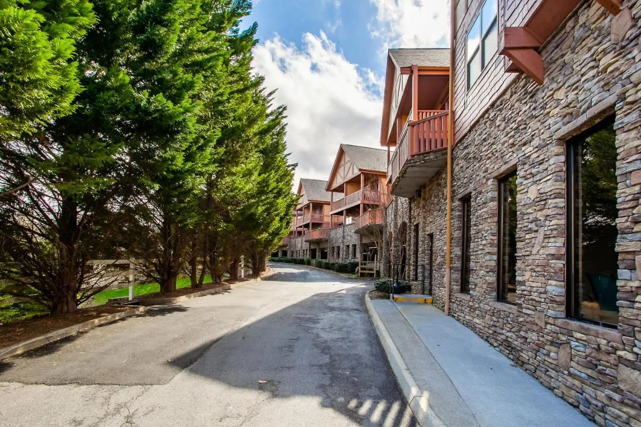 Higher Ground With Mountain And Golf View *