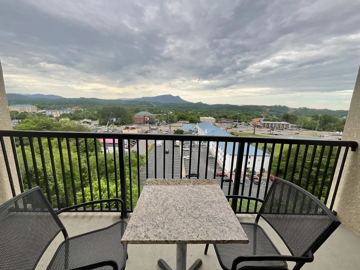 Apartment A Bear's Hibernation Pigeon Forge