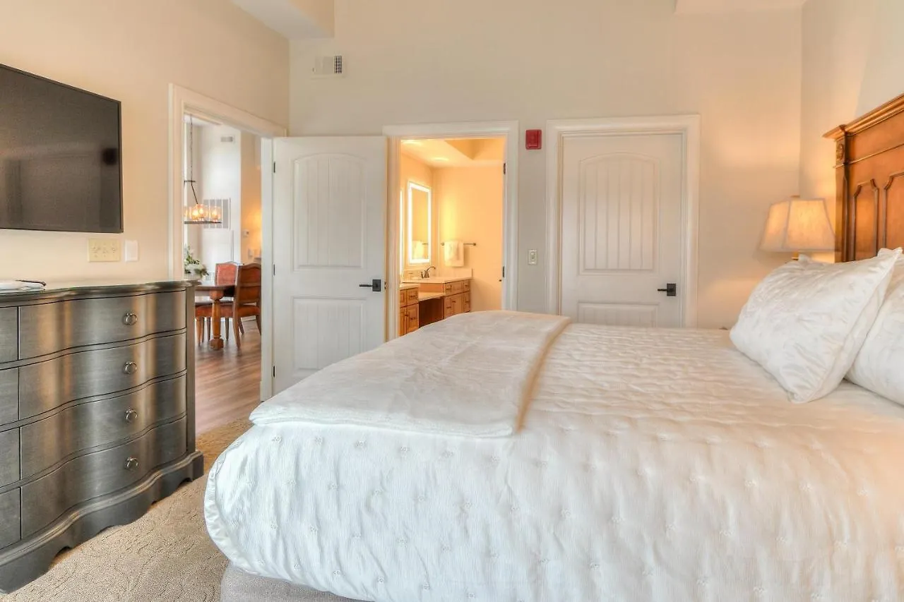 Riverstone & Hotel 4*