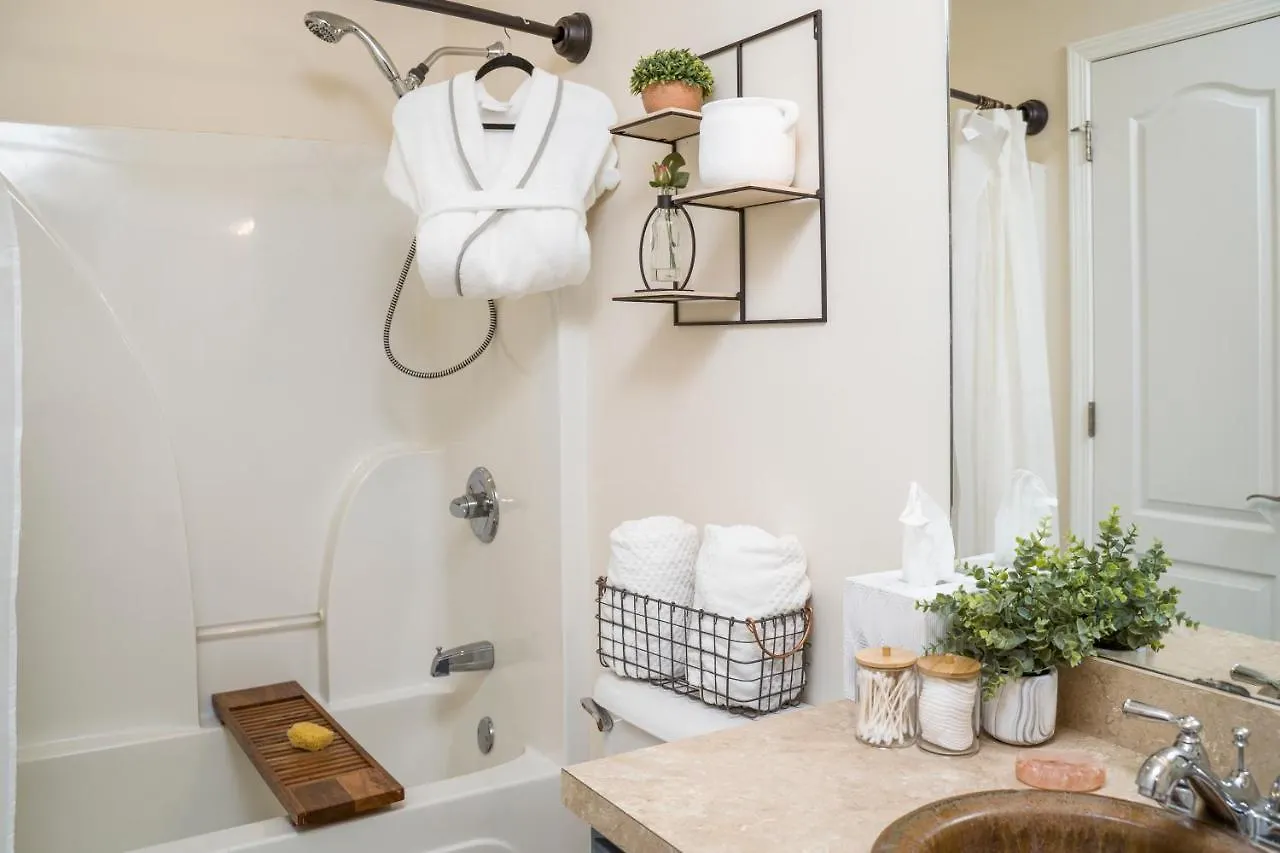 Luxe Quiet Townhouse W/parking/pool/by Dollywood Pigeon Forge