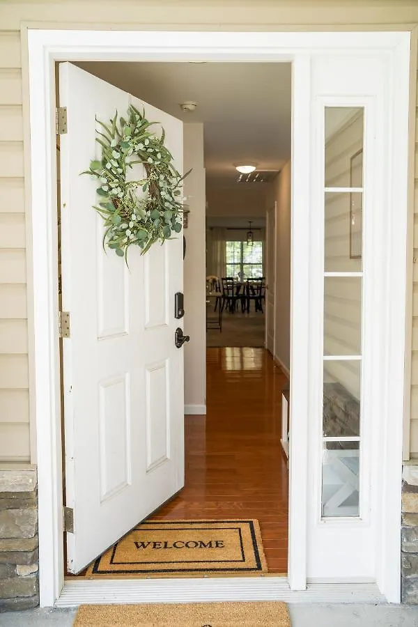 Luxe Quiet Townhouse W/parking/pool/by Dollywood