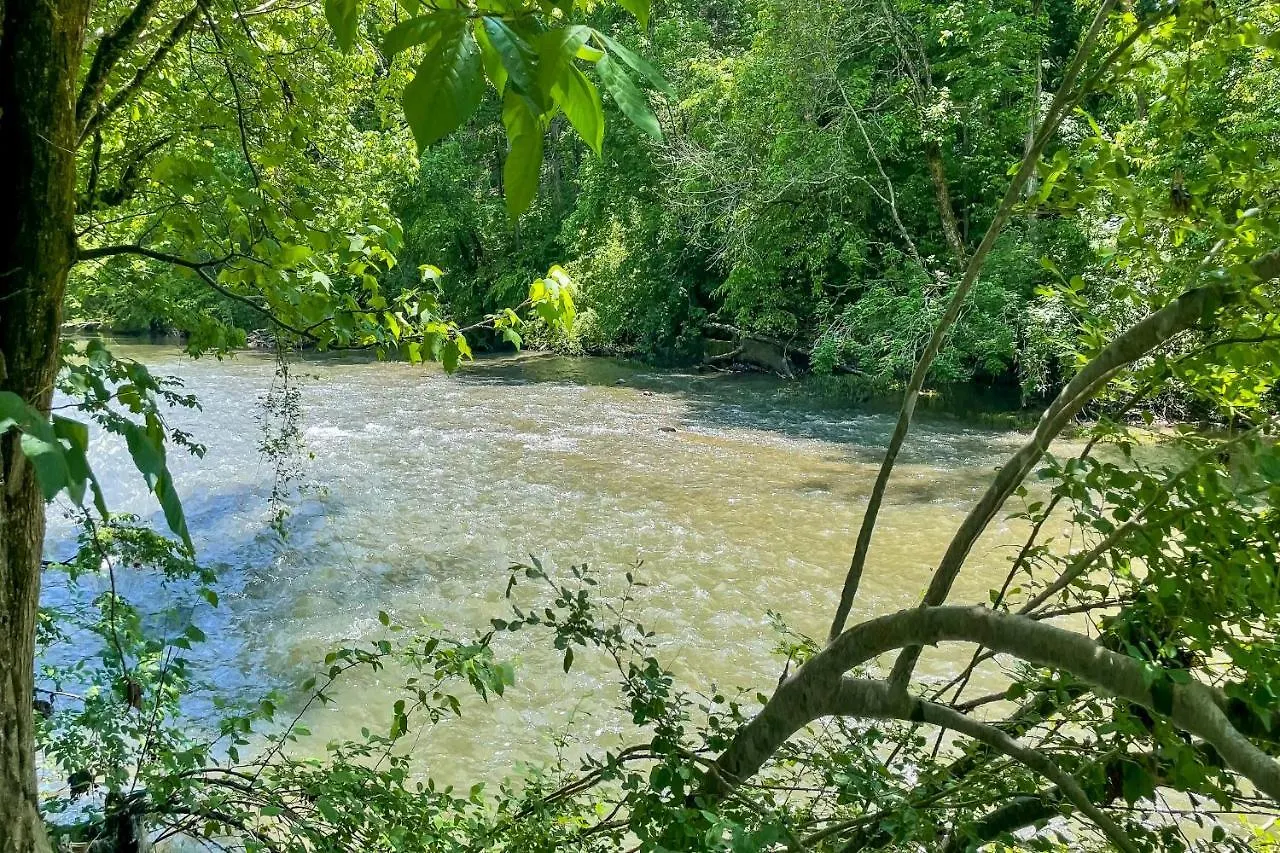 Holiday home River Oarasis In Heart Of Pigeon Forge! Pigeon Forge