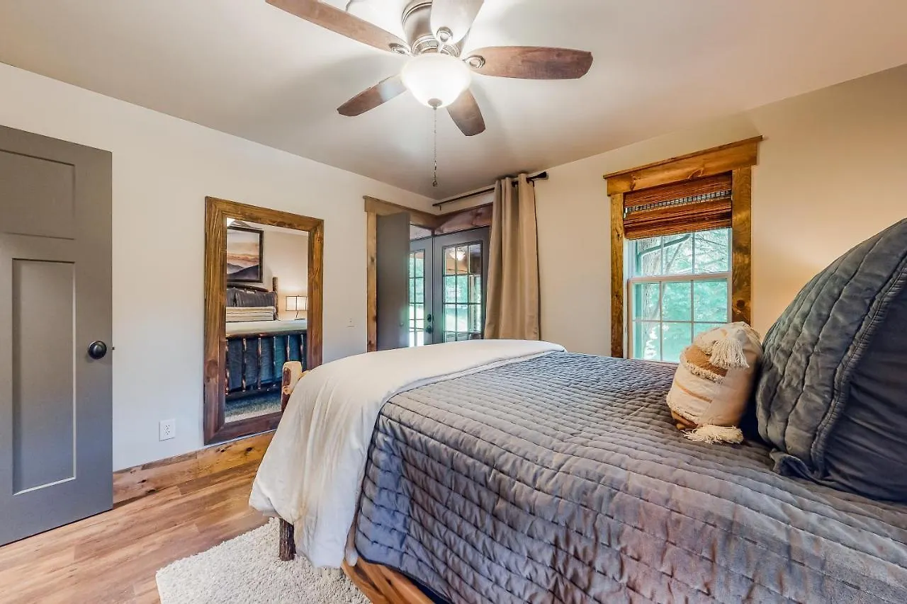 Cedar Shire Holiday home