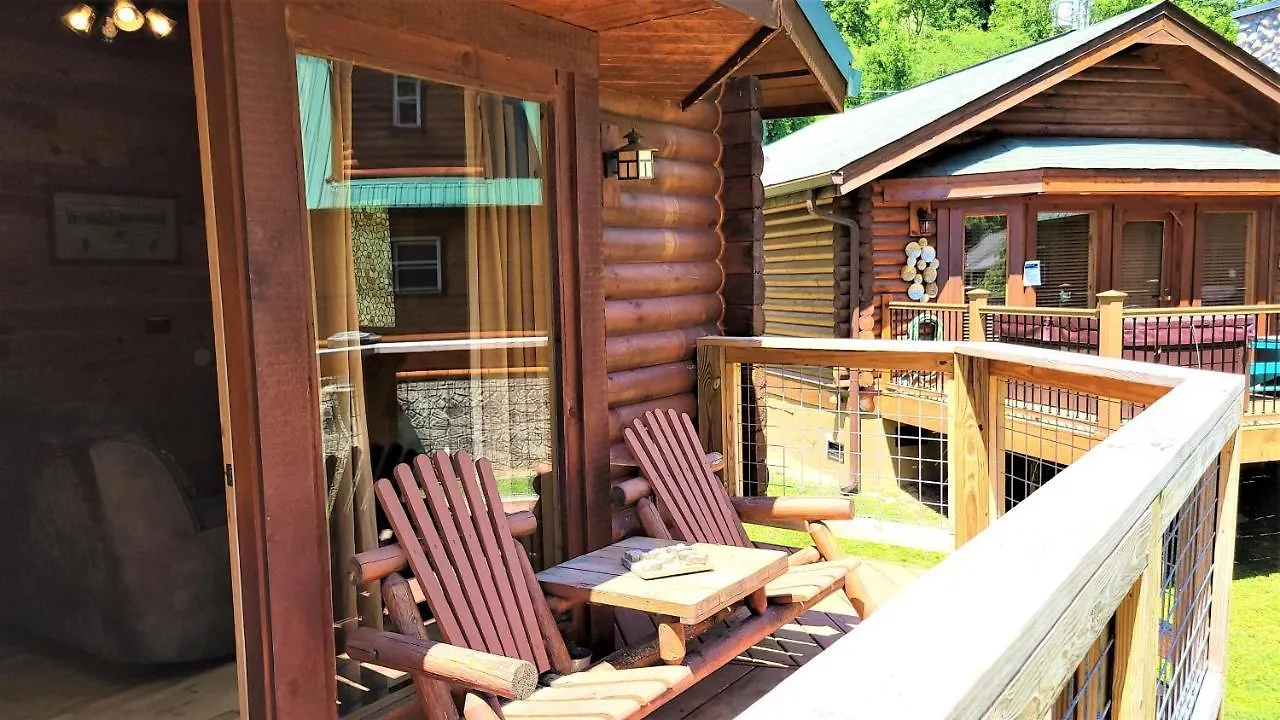Hanky Panky-1 Bedroom On The River Pet Friendly With Fee Free Activity Tickets! * Pigeon Forge