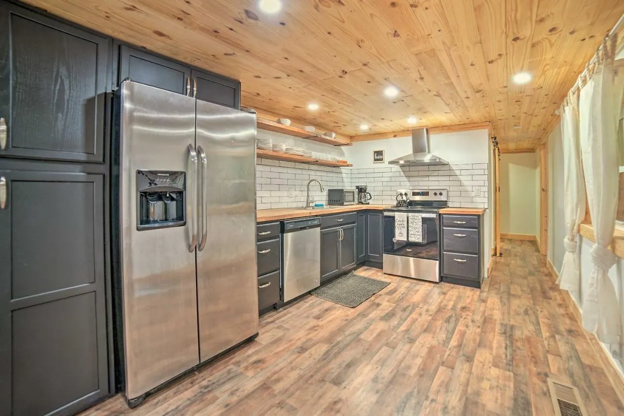 Holiday home Creekside Ranch With Porch About 2 Mi To Pkwy